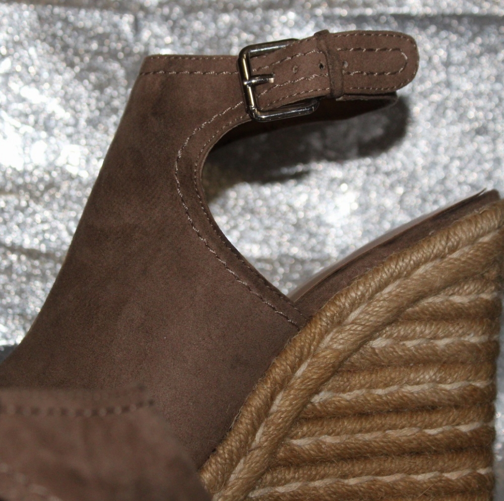 Merona Platforms - Picture 6 of 10
